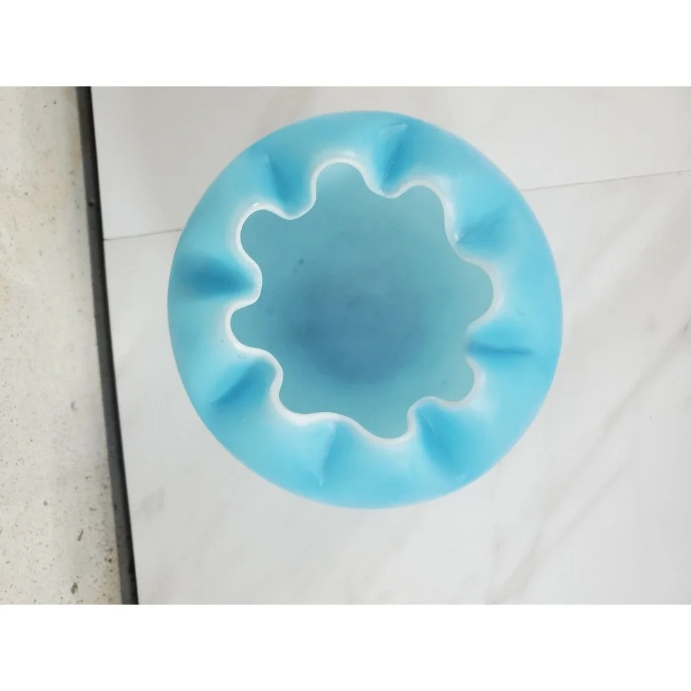 Vintage hand blown satin glass ombre soft blue rose Bowl vase w/crimp pinch rim. - Picture 4 of 9